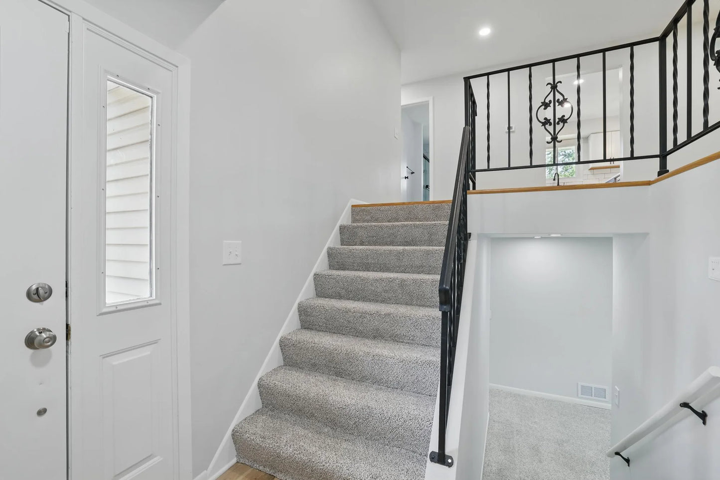 200 Sterling Street, Maplewood, MN 55119