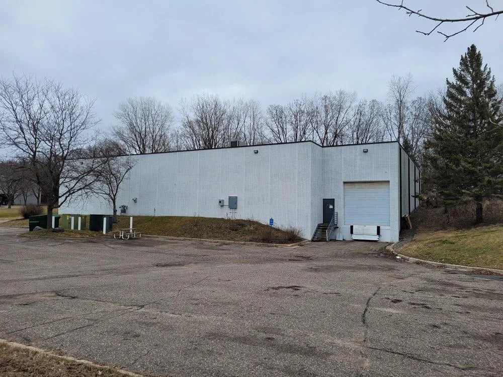 400 Commerce Court, Vadnais Heights, MN 55127