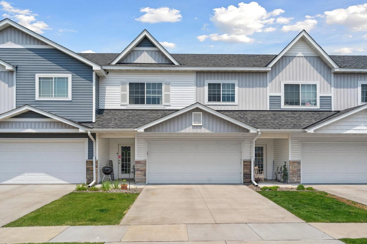 8468 Gateway Circle, Monticello, MN 55362