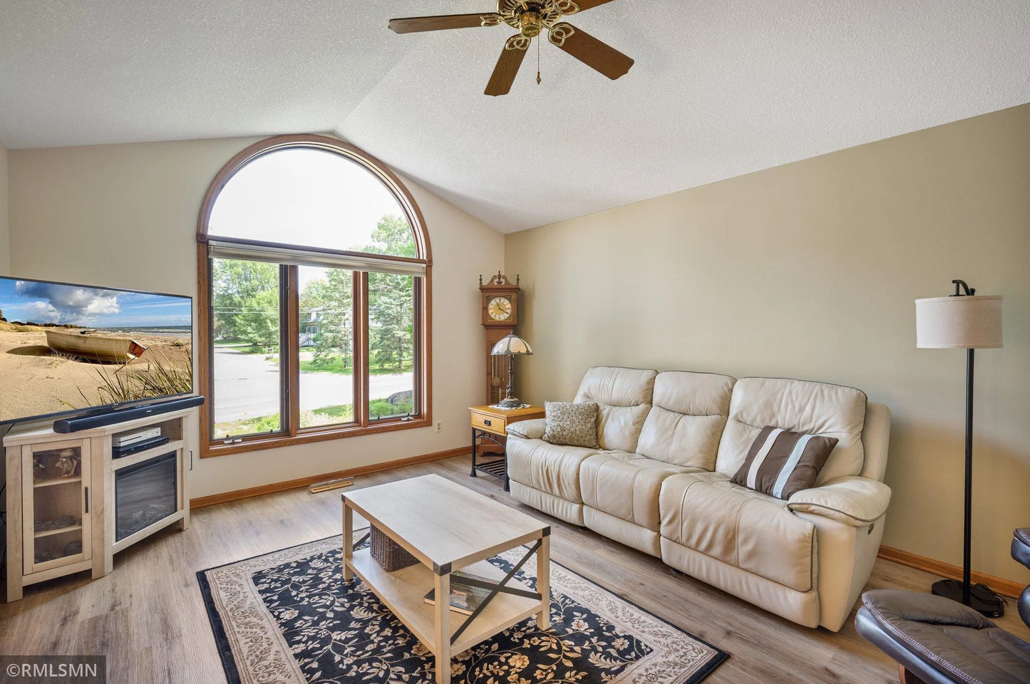 138 Dahlia Street, Mahtomedi, MN 55115