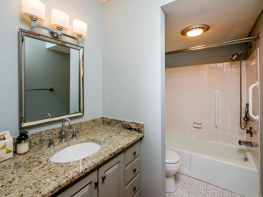 2485 Londin Lane, Maplewood, MN 55119