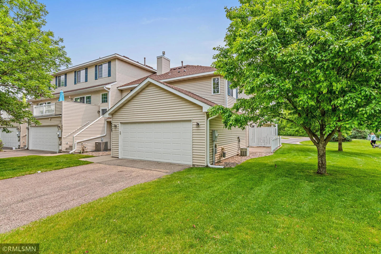 4923 Grenwich Place, Oakdale, MN 55128