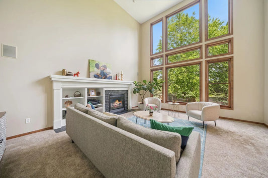 4628 Pinetree Curve, Eagan, MN 55122