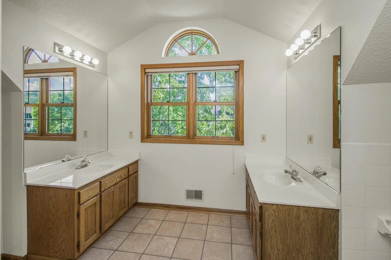 4906 Bayswater Road, Minnetonka, MN 55345