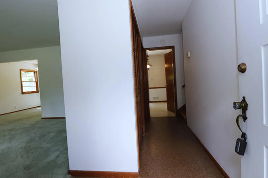 5043 Overlook Circle, Bloomington, MN 55437