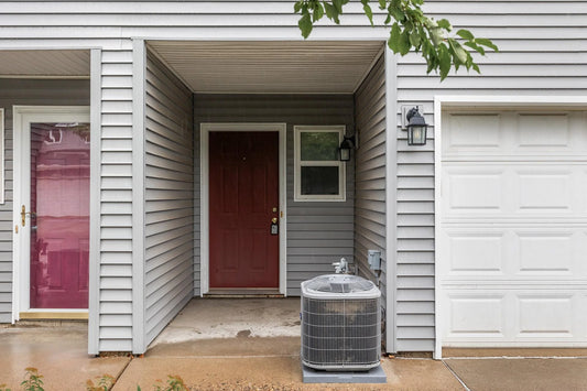 631 Woodduck Drive, Woodbury, MN 55125