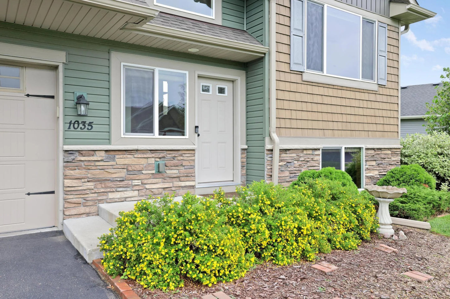 1035 Emerald Street, Hanover, MN 55341