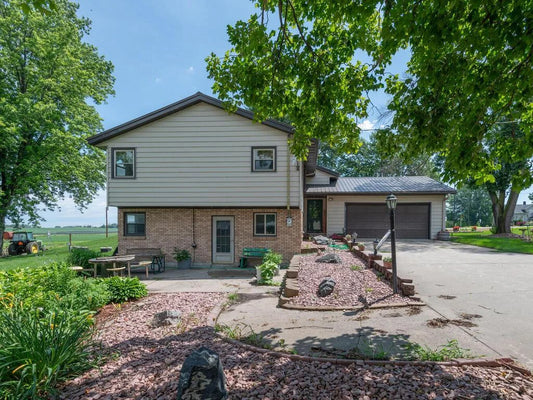10460 County Road 50 , Cologne, MN 55322