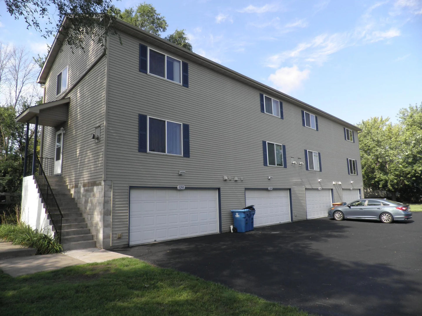 5293 Manchester Drive, Maple Plain, MN 55359