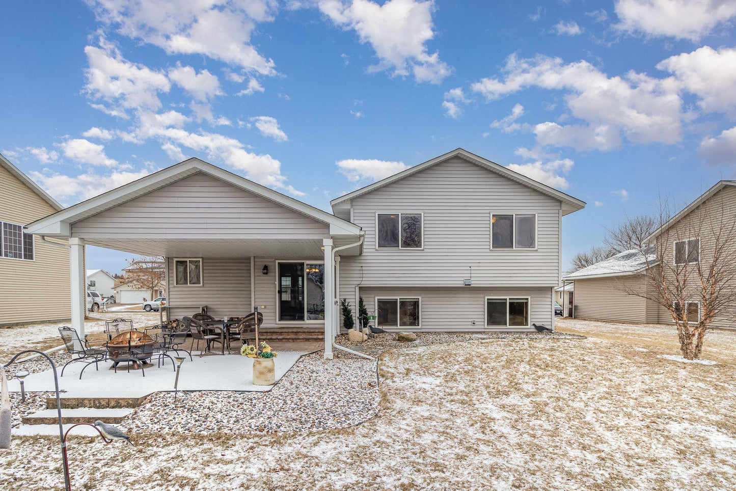 712 Frontier Drive , Belle Plaine, MN 56011