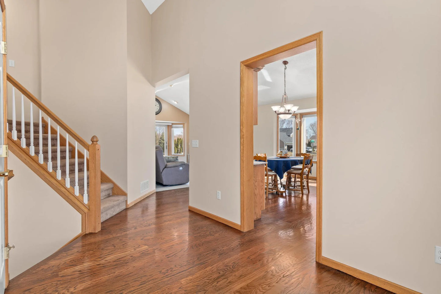 16450 Griffon Lane, Lakeville, MN 55044