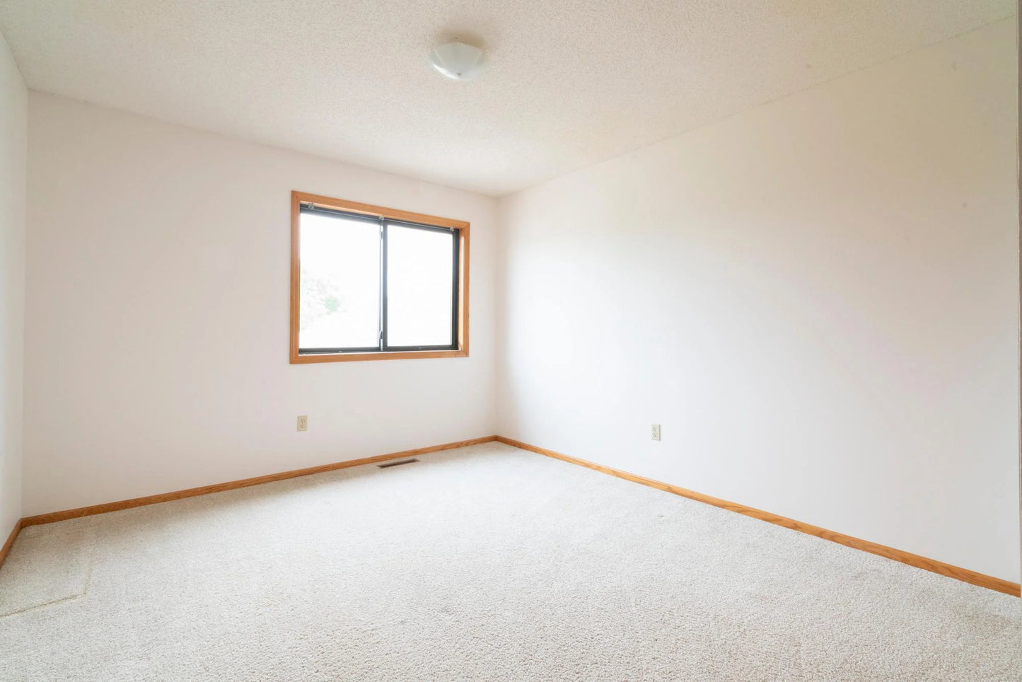 5425 Orleans Lane, Plymouth, MN 55442