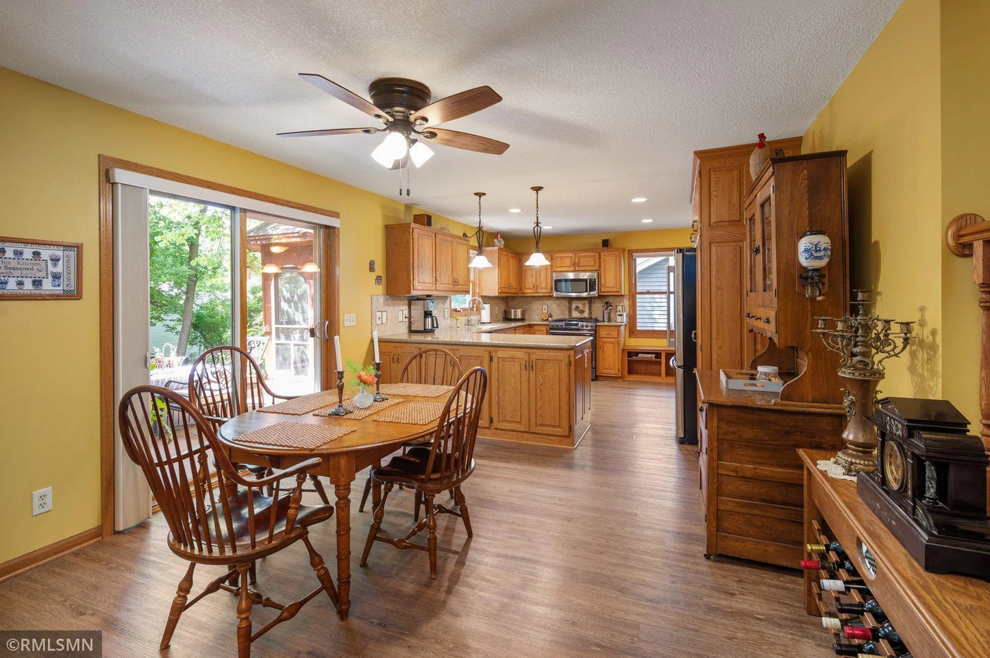 138 Dahlia Street, Mahtomedi, MN 55115