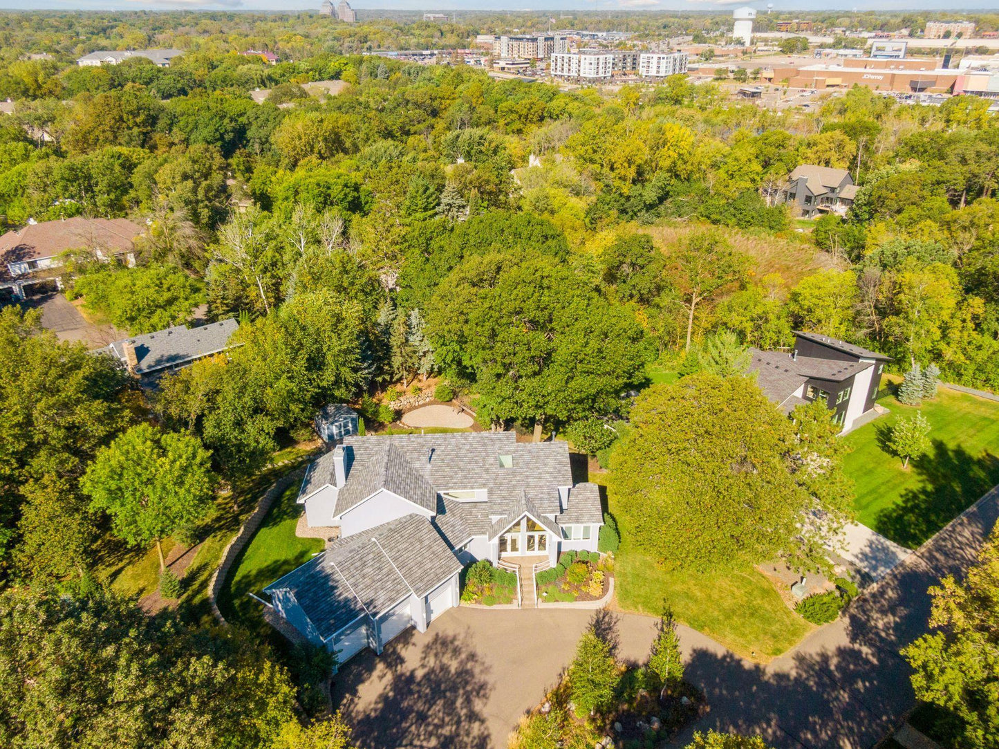 2090 Austrian Pine Lane, Minnetonka, MN 55305