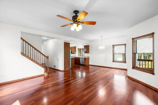 606 Sterling Street, Maplewood, MN 55119