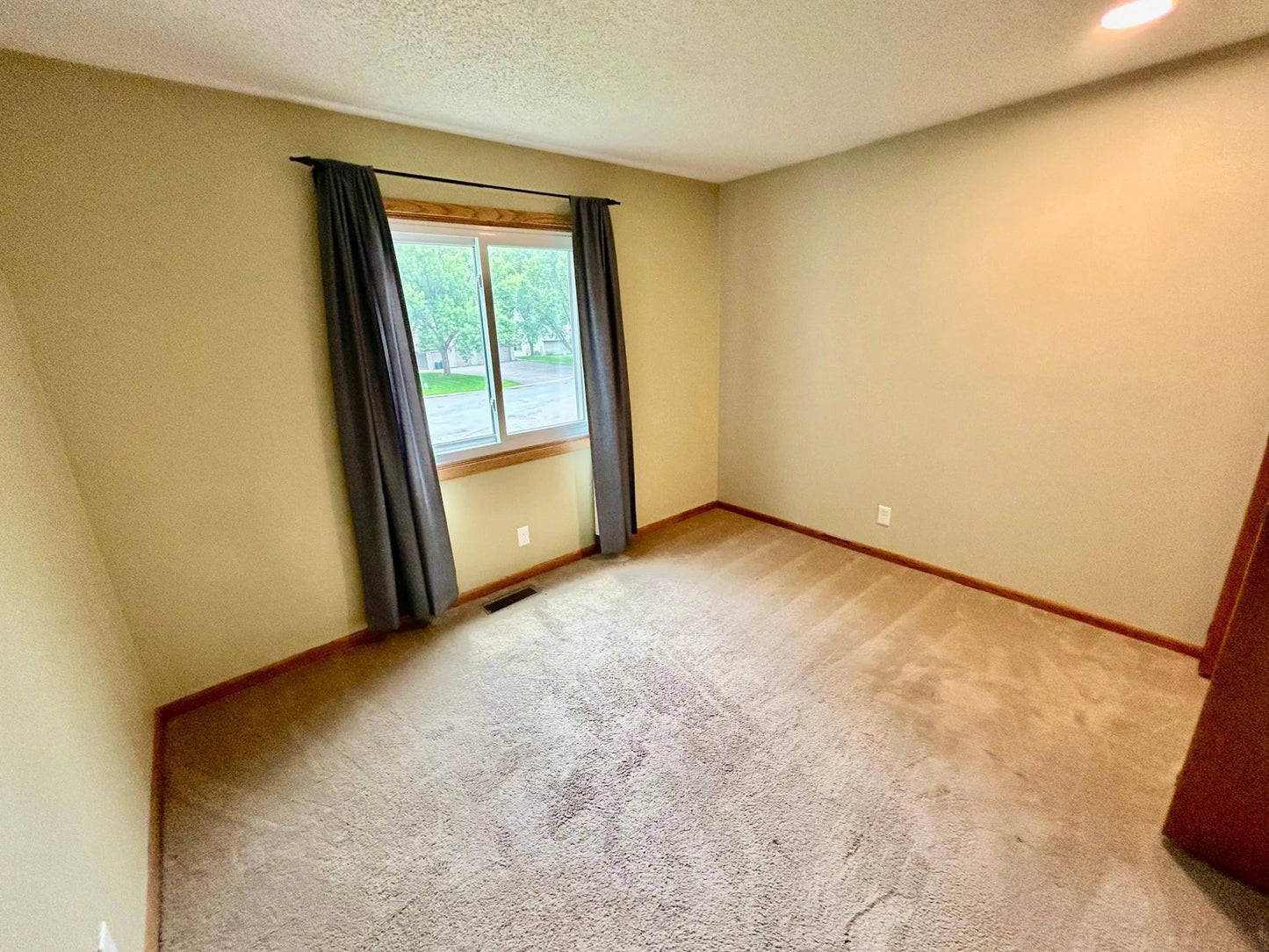 4378 Buckingham Court, Vadnais Heights, MN 55127
