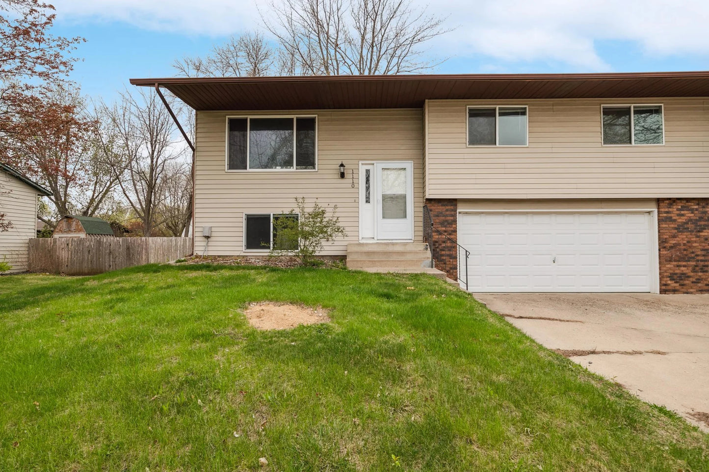 1100 Honeysuckle Lane, Hastings, MN 55033