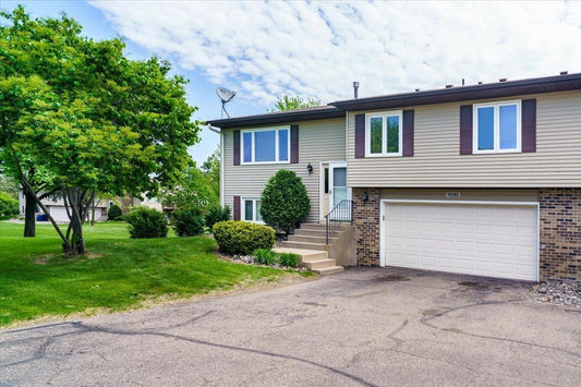 10382 Juniper Lane, Eden Prairie, MN 55347