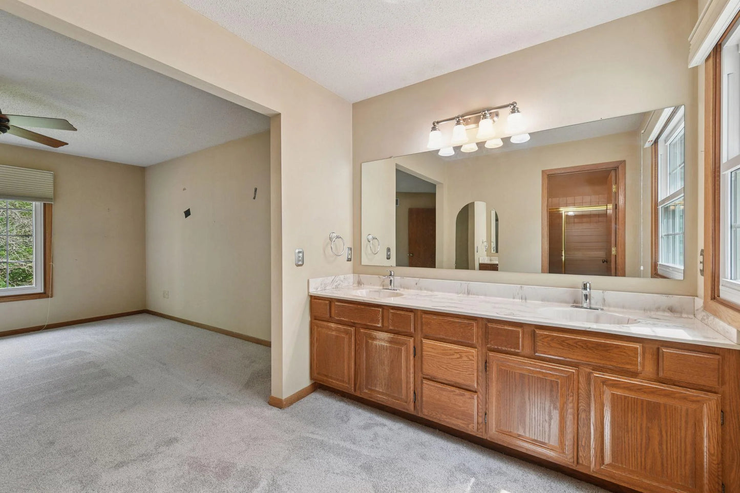 10246 Lee Drive, Eden Prairie, MN 55347
