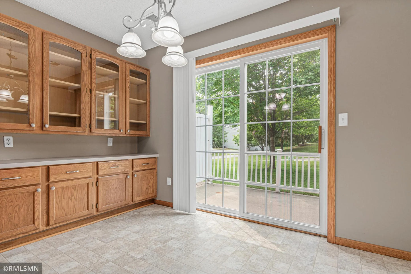 4923 Grenwich Place, Oakdale, MN 55128