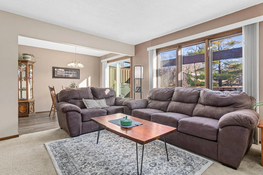 25 Birnamwood Drive, Burnsville, MN 55337