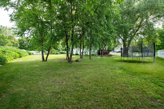 5910 Pineview Lane, Plymouth, MN 55442