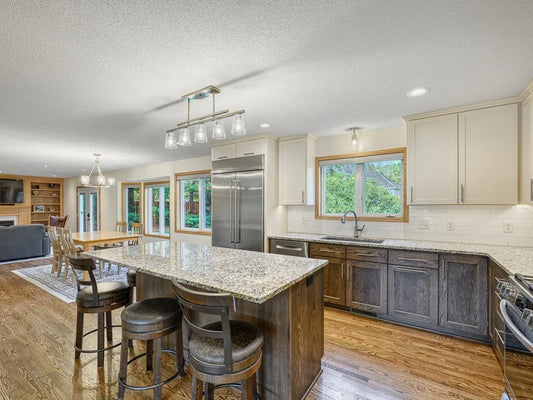421 Oak Creek Court, Vadnais Heights, MN 55127