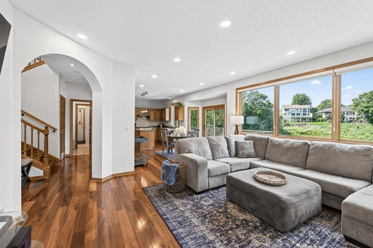 2545 Hillwood Drive, Maplewood, MN 55119