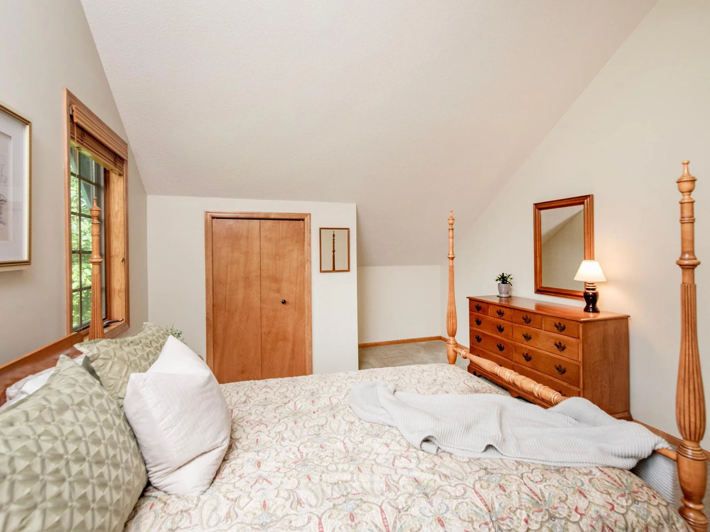 1407 Midway Parkway, Saint Paul, MN 55108
