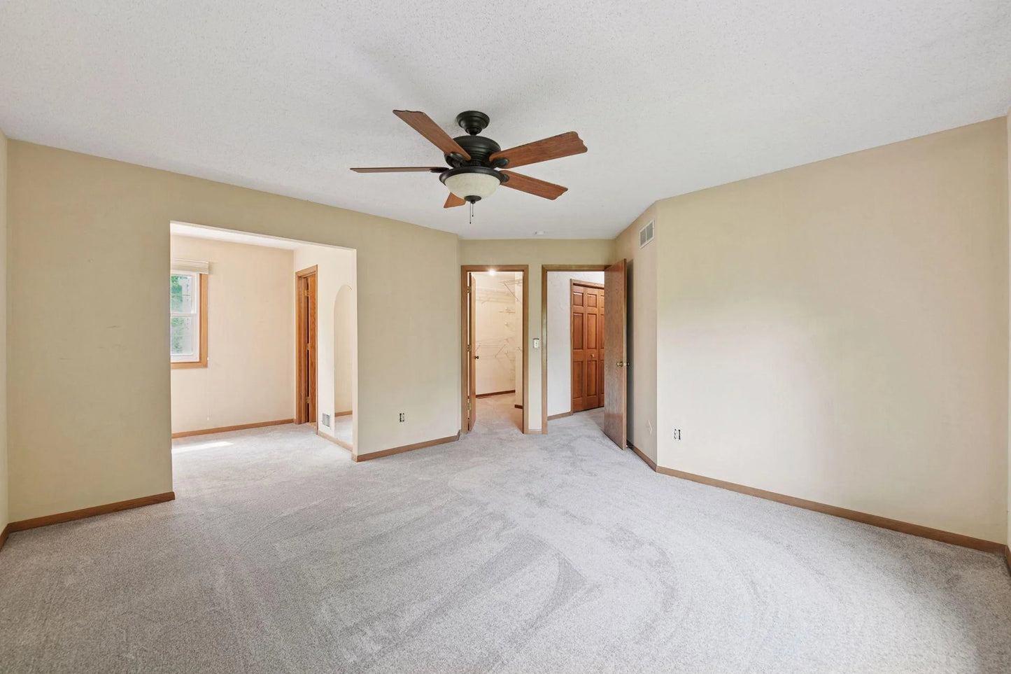 10246 Lee Drive, Eden Prairie, MN 55347