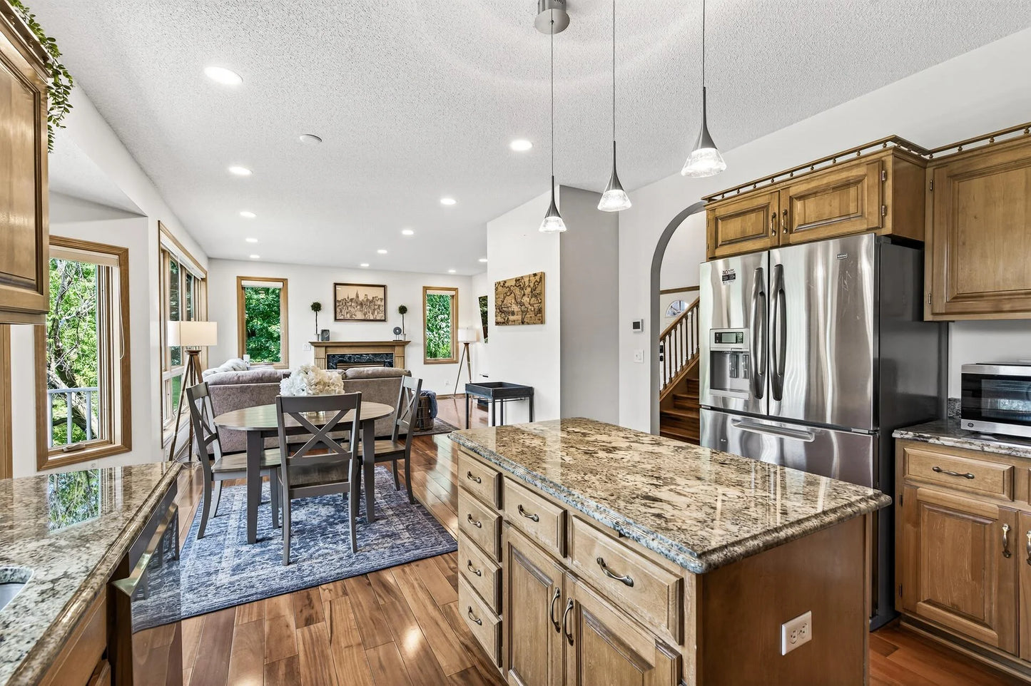 2545 Hillwood Drive, Maplewood, MN 55119