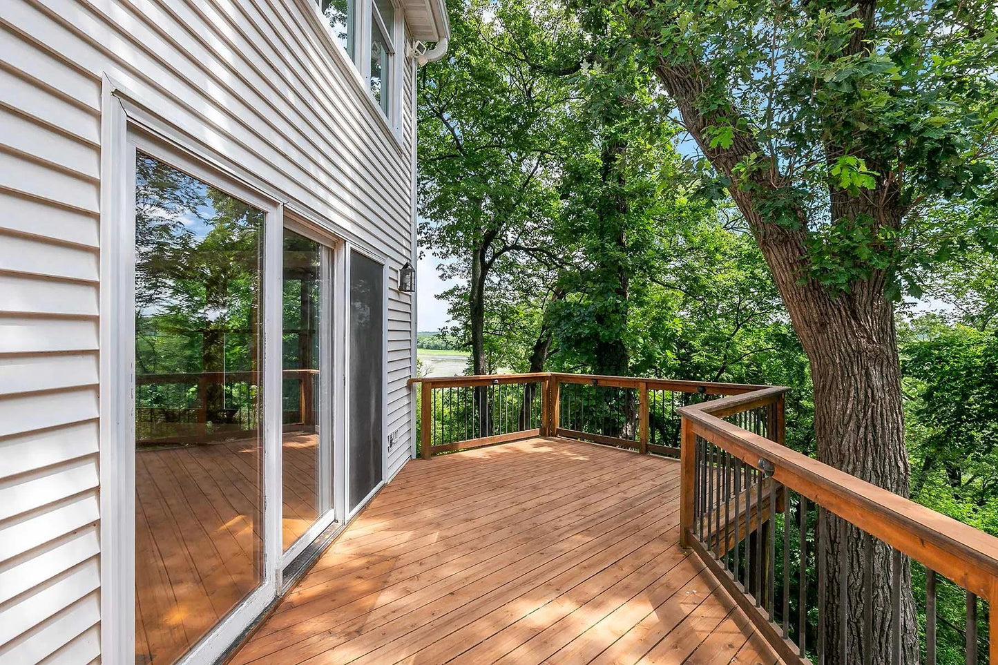 10325 10th Avenue Circle, Bloomington, MN 55420
