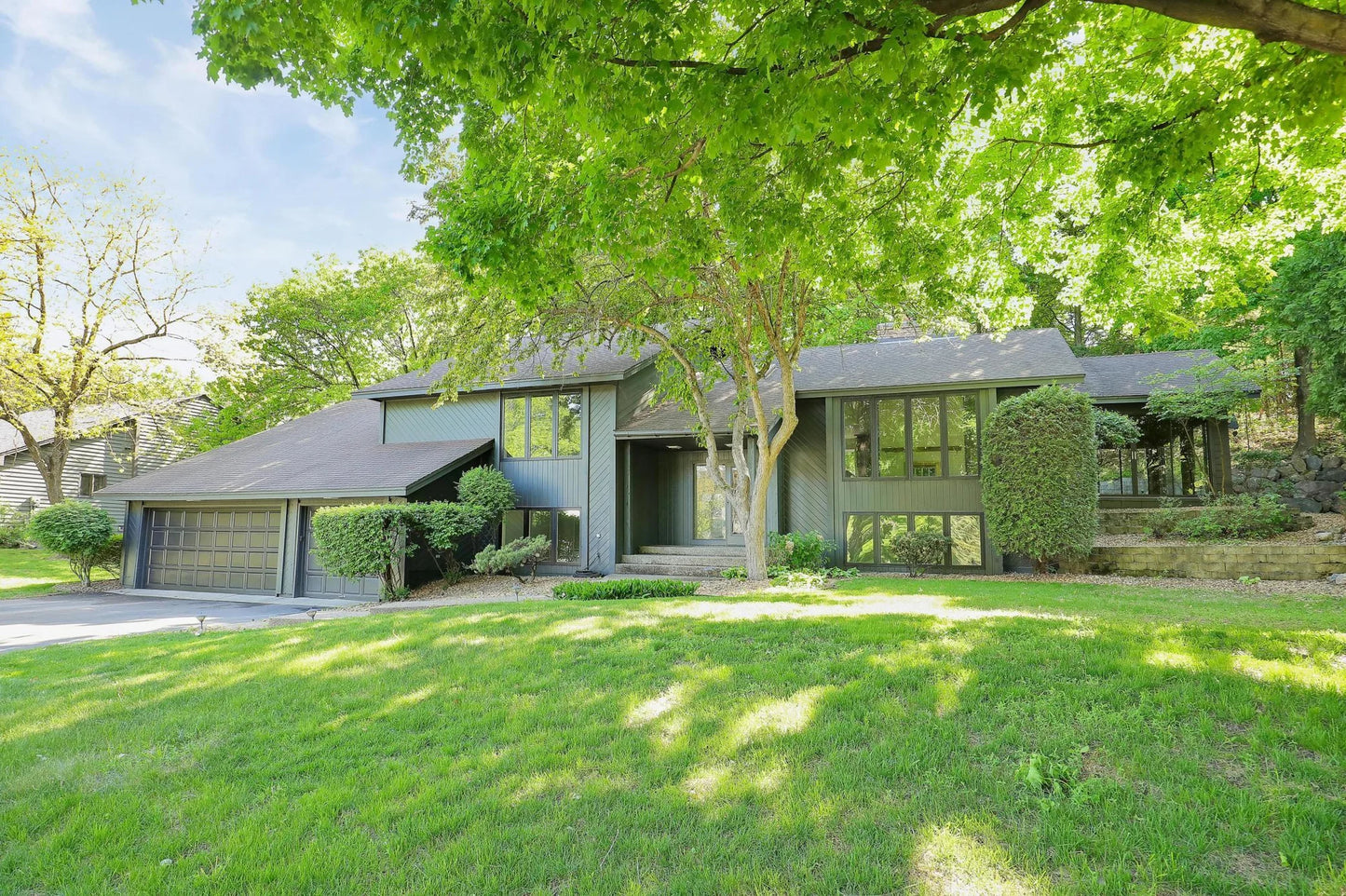 745 Virginia Shores Circle, Victoria, MN 55331