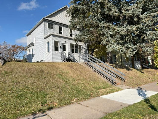 2527 1st Street, Duluth, MN 55806