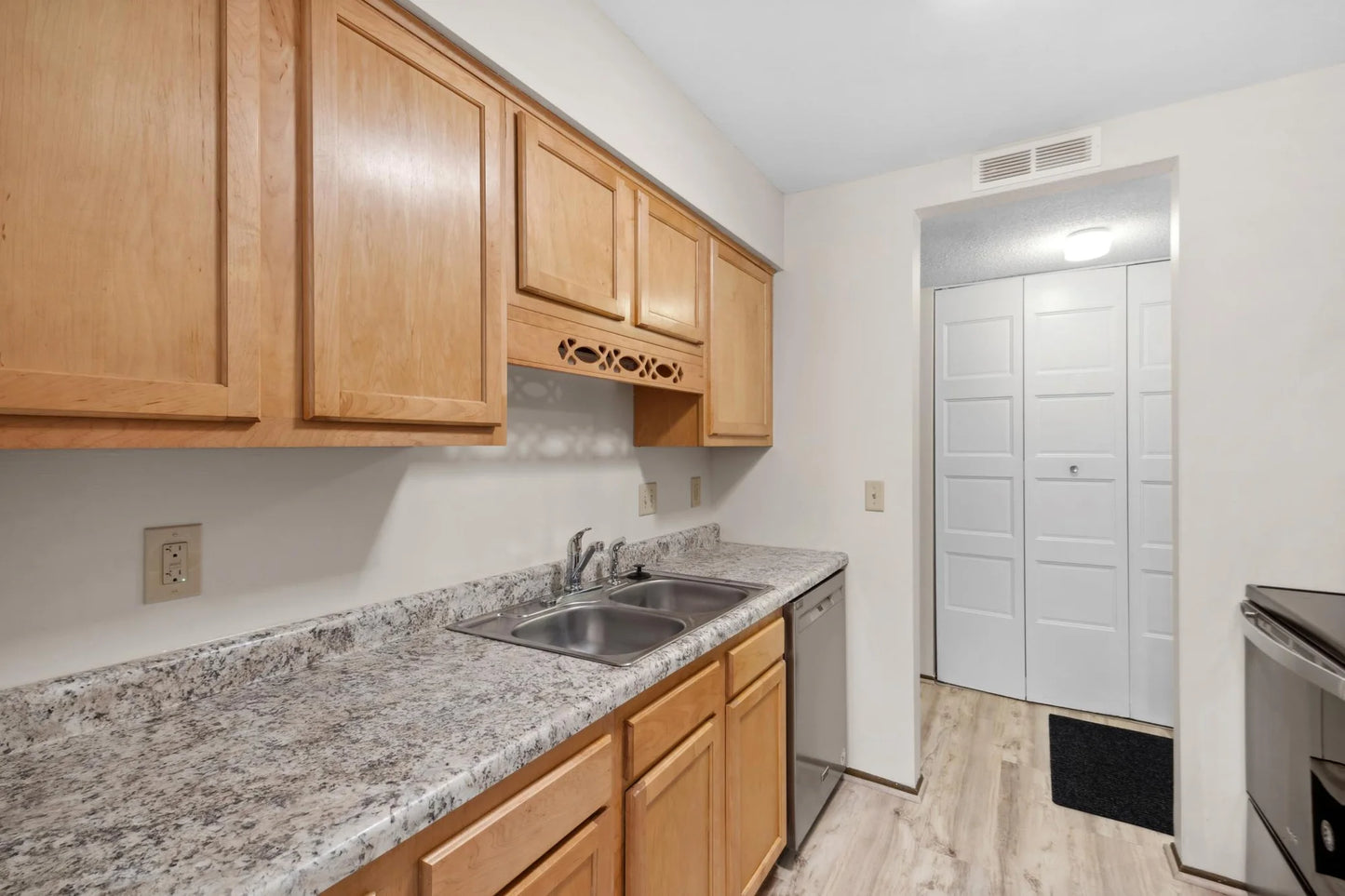450 Ford Road, Saint Louis Park, MN 55426