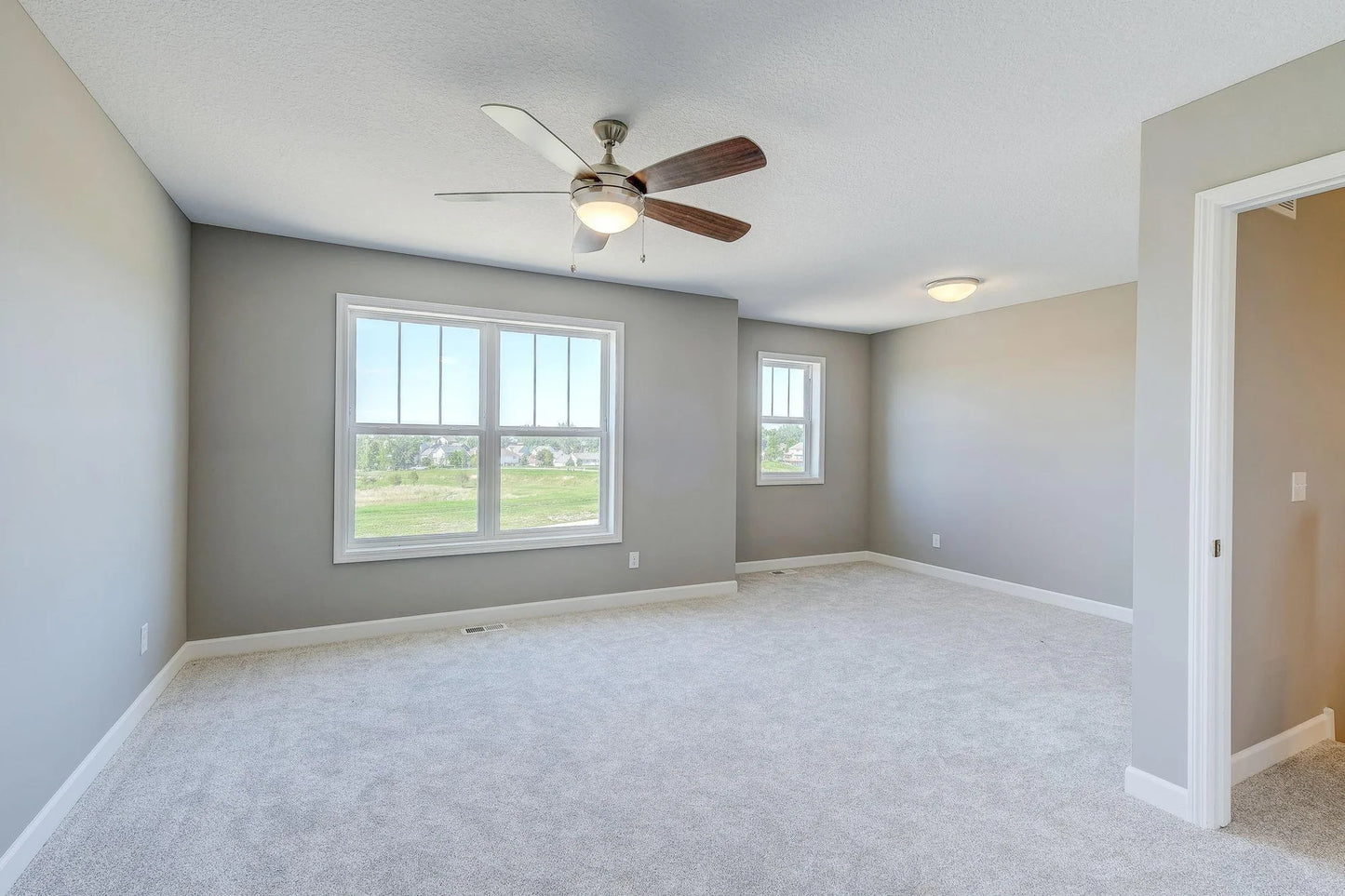2885 Trinity Drive, Shakopee, MN 55379