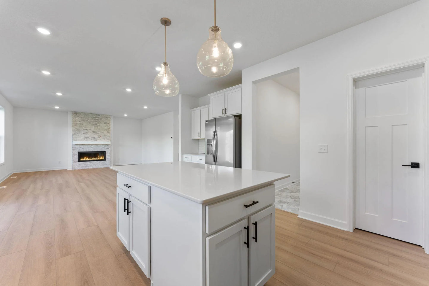 5180 Windlass Drive, Woodbury, MN 55129