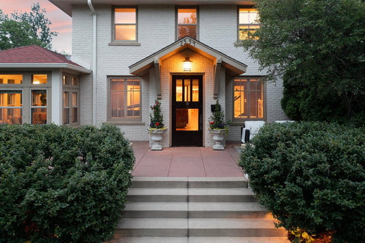 2554 Lake Of The Isles Parkway, Minneapolis, MN 55405