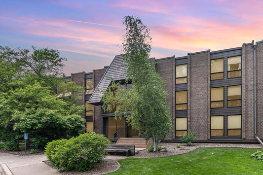 6085 Lincoln Drive, Edina, MN 55436