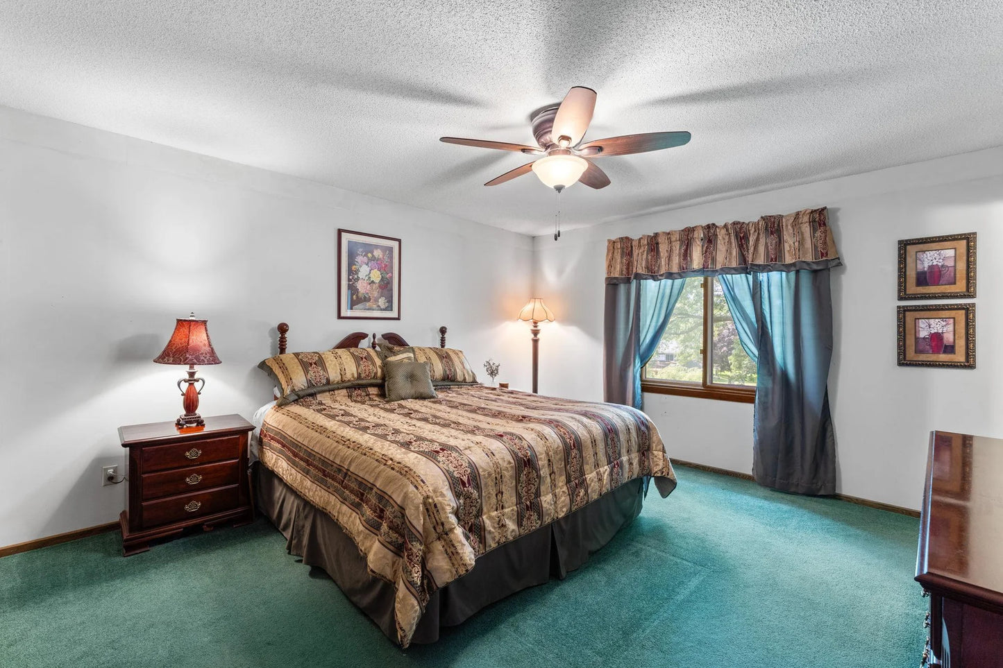 4363 Bramblewood Avenue, Vadnais Heights, MN 55127