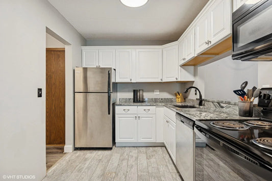 10401 Cedar Lake Road, Minnetonka, MN 55305