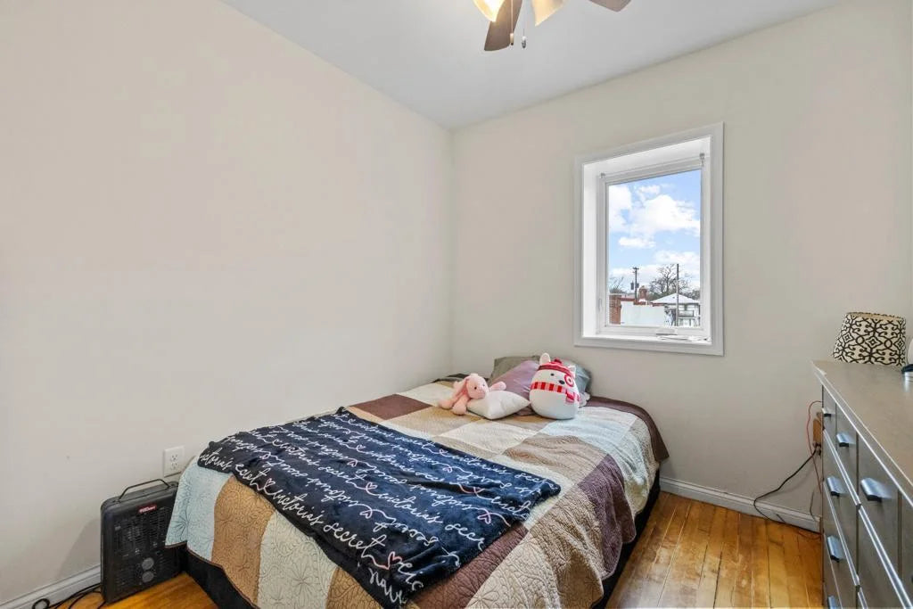 3805 Chicago Avenue, Minneapolis, MN 55407