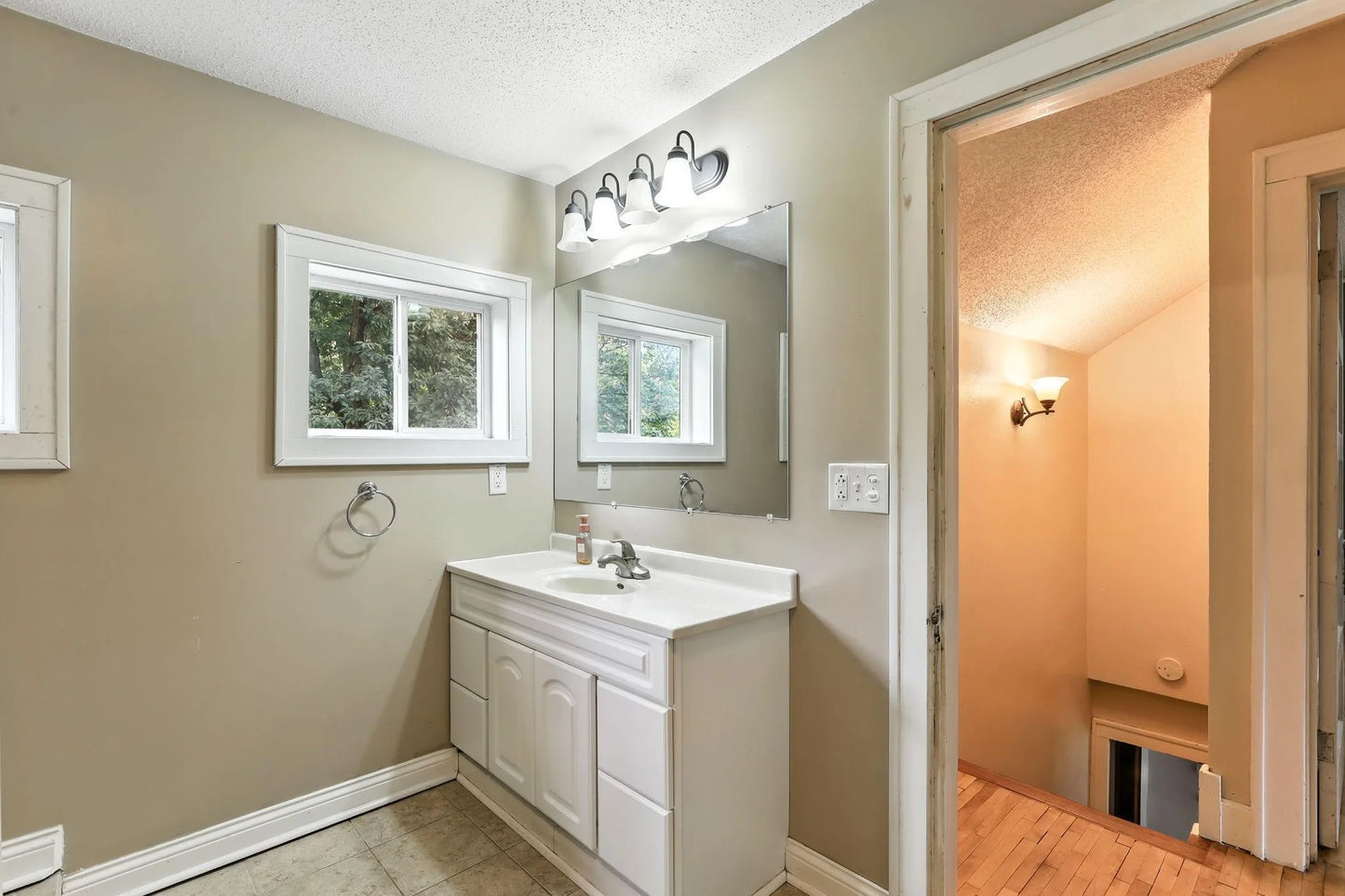 1030 Griffin Avenue, Mahtomedi, MN 55115