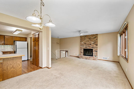 10372 Balsam Lane, Eden Prairie, MN 55347