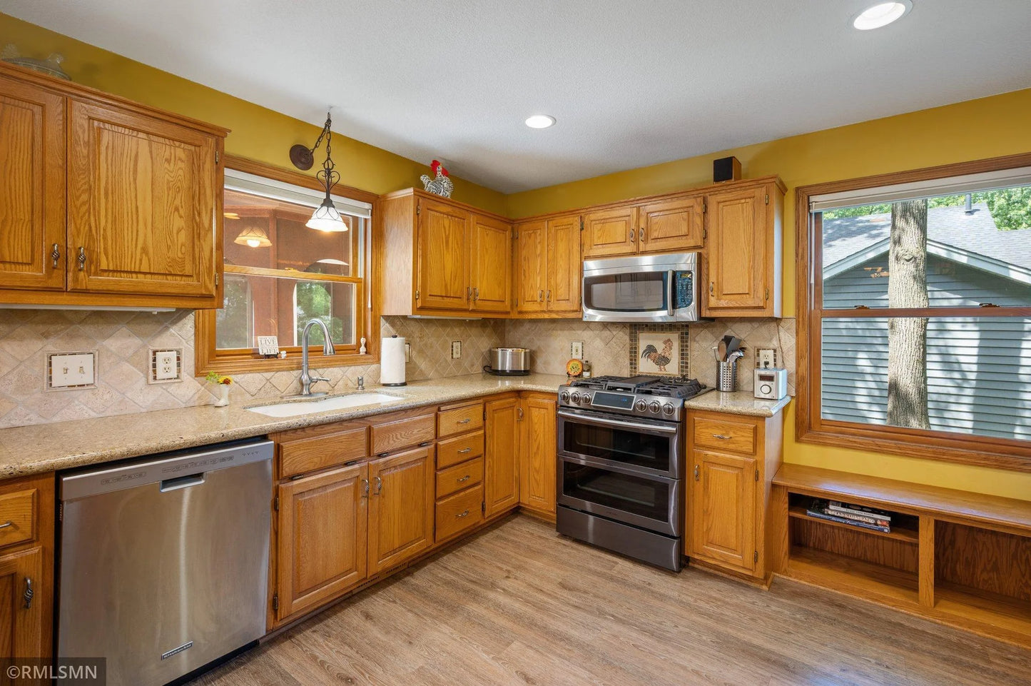 138 Dahlia Street, Mahtomedi, MN 55115