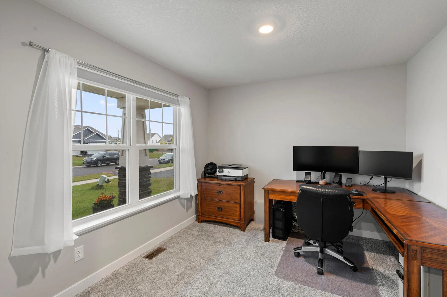 5085 Mustang Drive, Woodbury, MN 55129