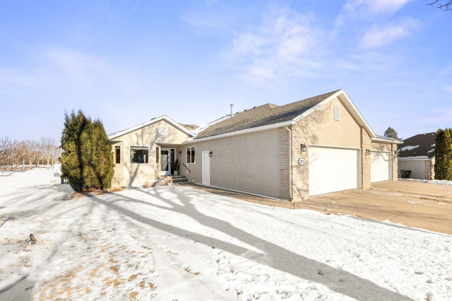 1221 Golfview Court, Hutchinson, MN 55350