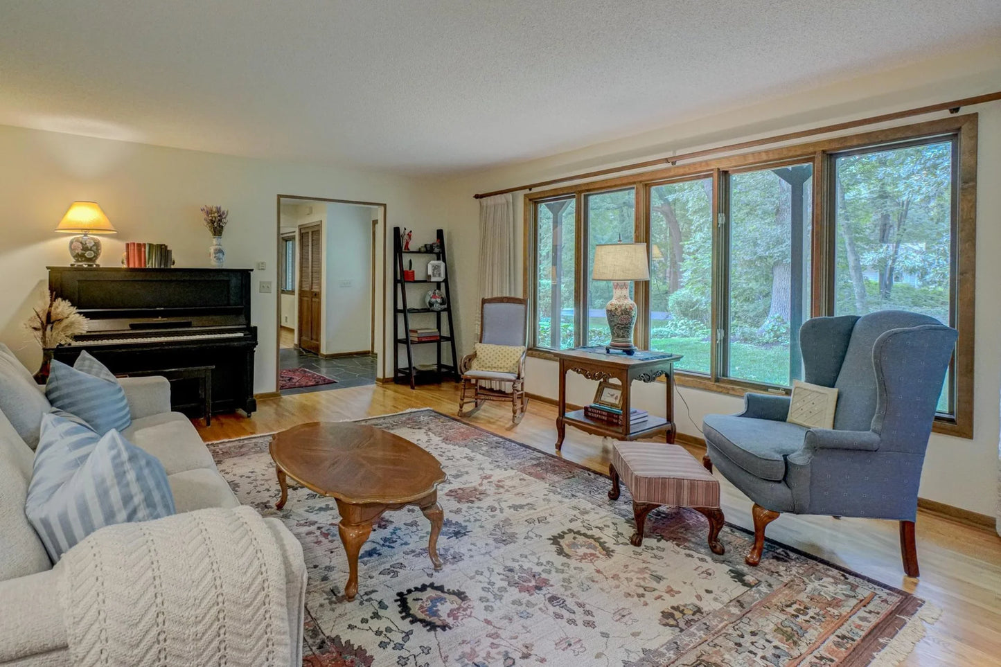 44 Deep Lake Road, North Oaks, MN 55127