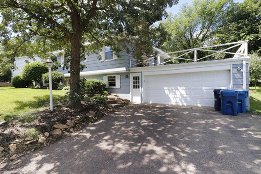 5043 Overlook Circle, Bloomington, MN 55437