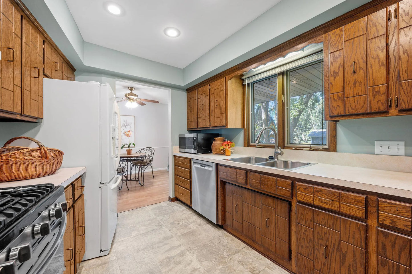 5237 Sunnyside Road, Mounds View, MN 55112